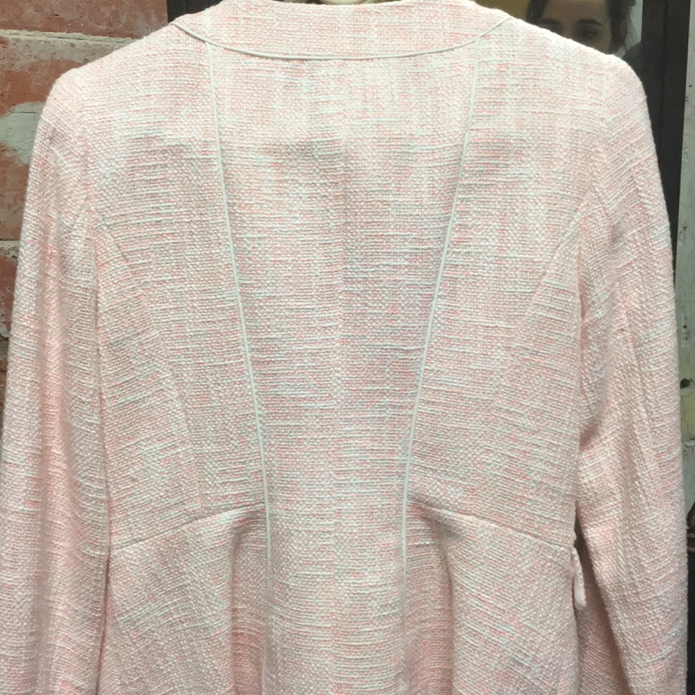 Blazer - Picture 4 of 4